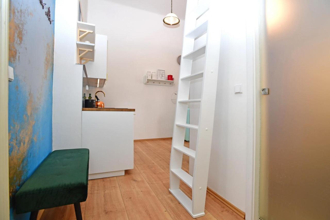 Lovely Little Cosy Apt In Πράγα Εξωτερικό φωτογραφία