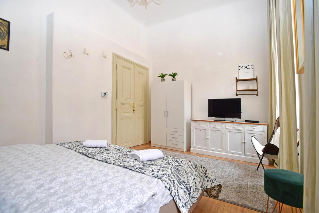 Lovely Little Cosy Apt In Πράγα Εξωτερικό φωτογραφία